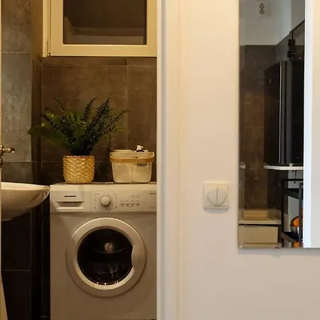 Millo Next To Cismigiu Park