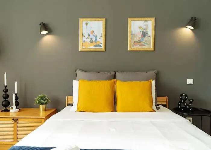 Millo Next To Cismigiu Park