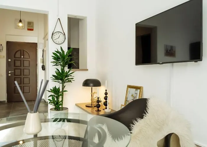 Millo Next To Cismigiu Park