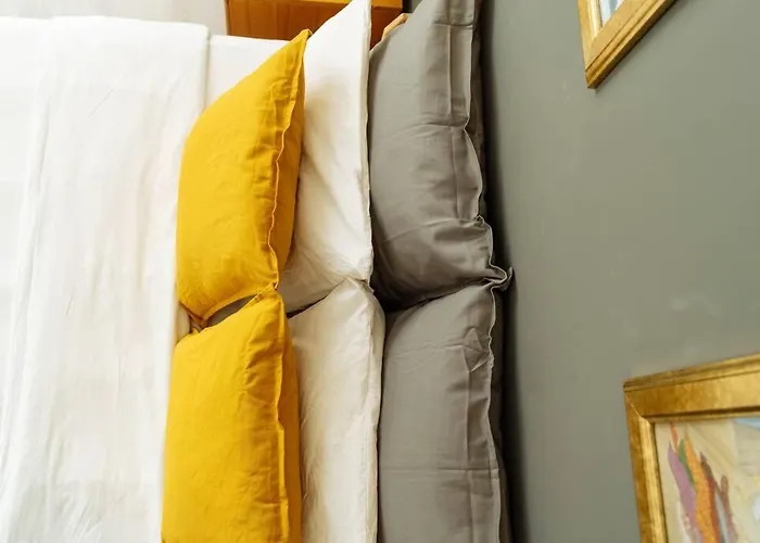 Millo Next To Cismigiu Park